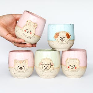 Handgemachter Keramik Becher mit verschiedenen Tier Motiven Geschenk für Kinder oder Tierliebhaber