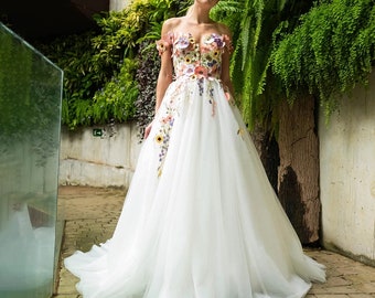 Vestido de novia con hombros descubiertos, bordado de flores, vestido de novia de colores, talla grande, escote en forma de corazón, apliques coloridos en 3D, tul hinchado, regreso a casa