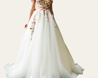 Wedding Dress Off The Shoulder Embroidery Flowers Colored Wedding Dress Plus Size Sweetheart 3D Colorful Appliques Puffy Tulle Homecoming