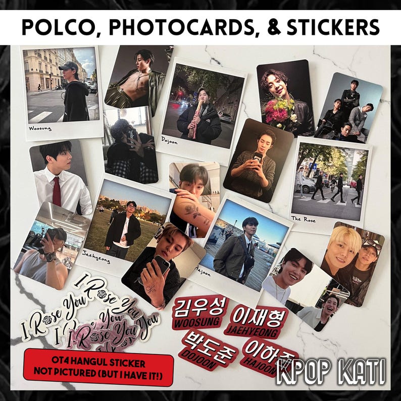 Op de afbeelding: Een verzameling fotokaarten en stickers met K-pop-idolen. De fotokaarten zijn in Polaroid-stijl en tonen verschillende leden van de groep. De stickers zijn in het Koreaans en tonen de namen van de idolen. De tekst op de stickers luidt "Kim Woosung", "Lee Jaehyeong", "Park Doojoon" en "Lee Hajoong".