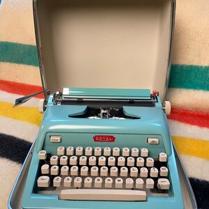 Vintage 1959 Turquoise Royal Futura 600 Portable Typewriter Mid Century Decor