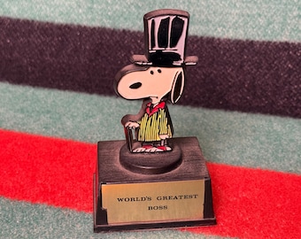 Vintage 70s Aviva Peanuts Snoopy World's Greatest Secretary Award