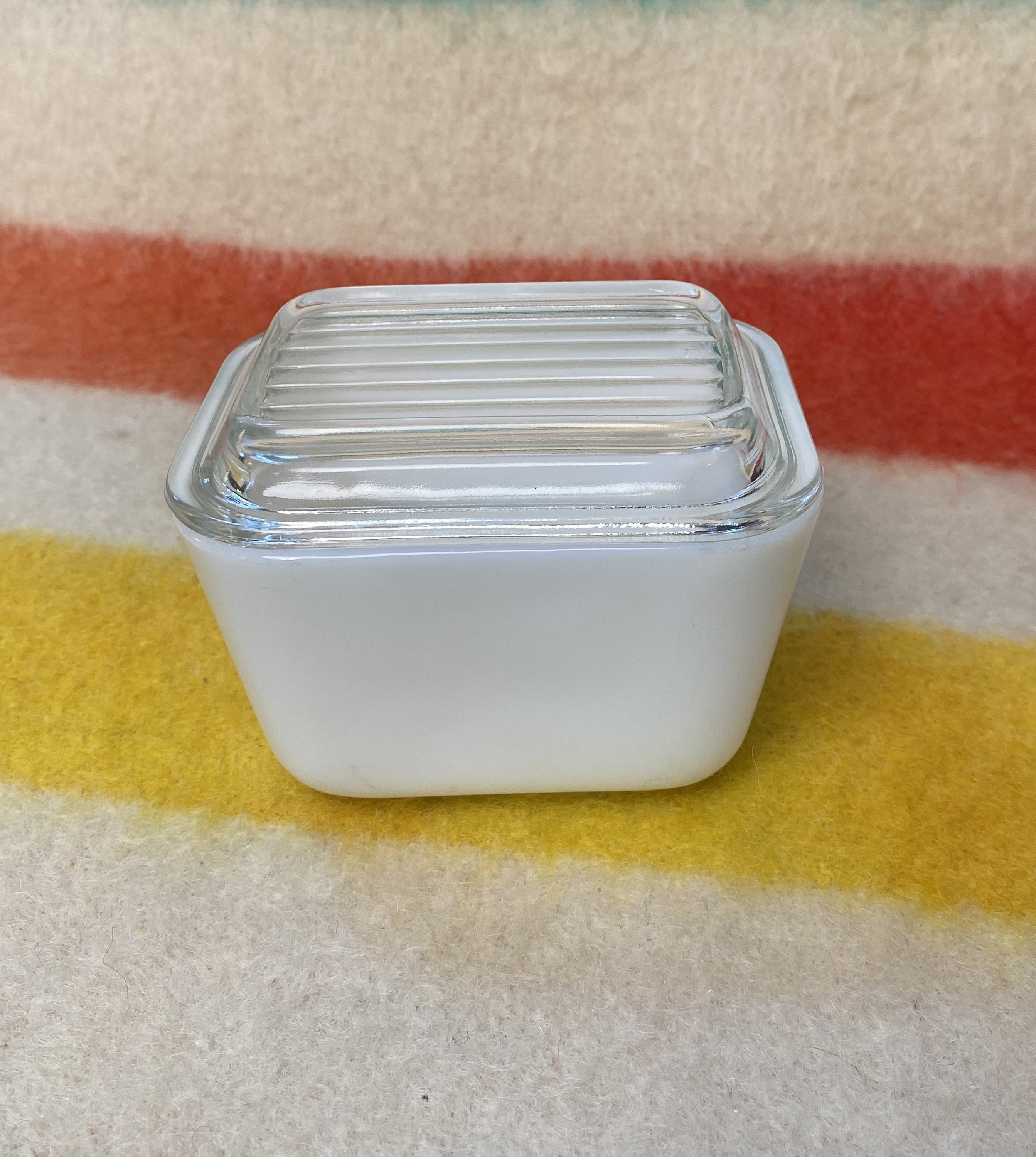 Vintage Rare Pyrex True Opal White Unmarked 501 Refrigerator