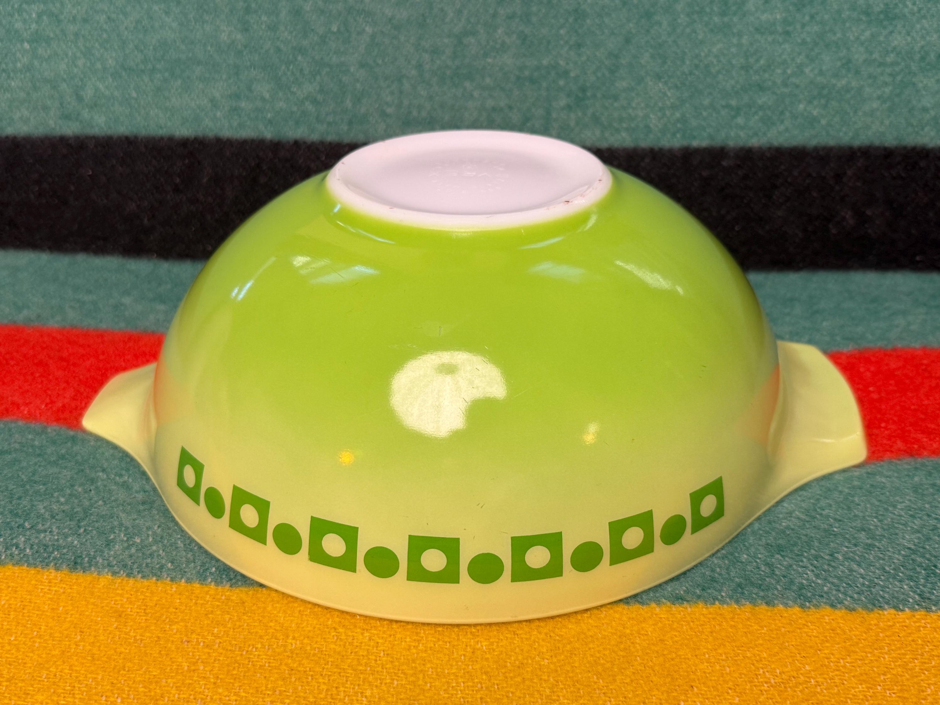 Vintage Pyrex Green Salad / Green Dot Squares 444 Cinderella