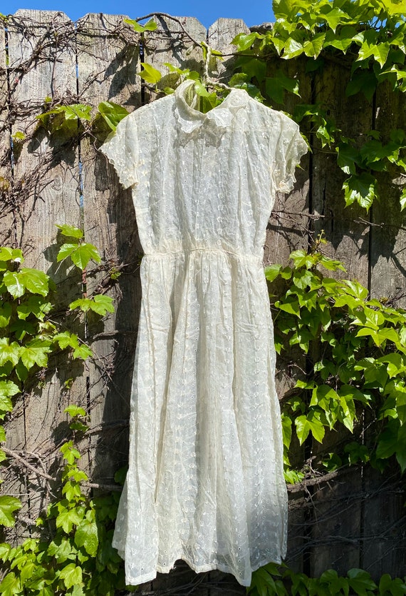 Vintage 1950s Eyelet Girls Teen Dress Summer White