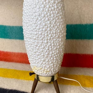 Vintage Beehive Tripod Lamp Plastic Shade Mid Century Decor 1960s Mod
