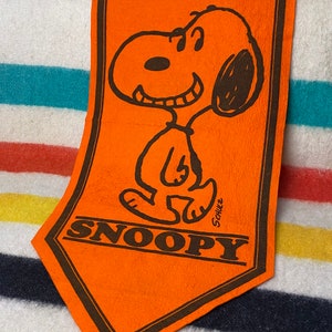 Vintage Rare Snoopy Peanuts Orange Banner Pennant 'smile
