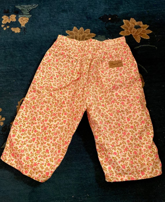 Vintage Ladies Wrangler Long Shorts Pink Floral 1… - image 2