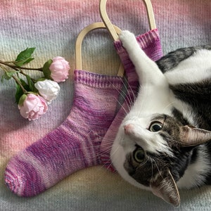 Lily Basic socks, knitting pattern image 2