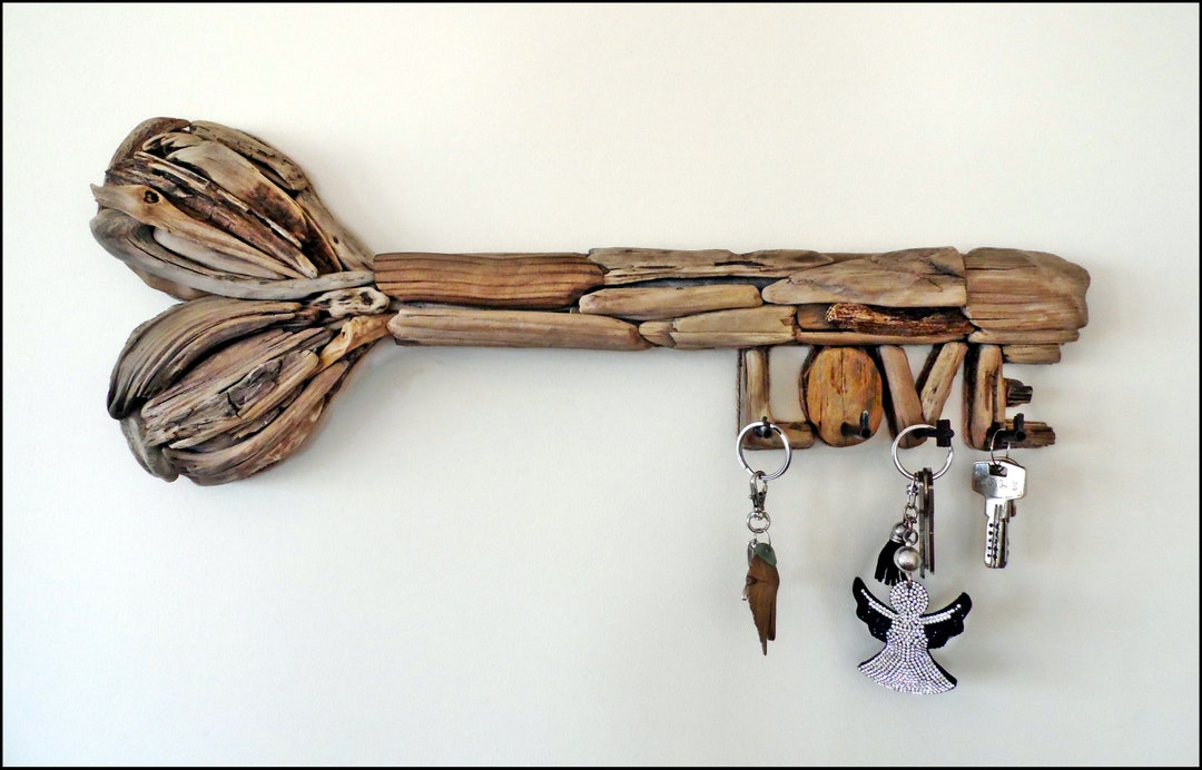 Driftwood Key Holder,key Rack, Wooden Heart Decor, Key Holder