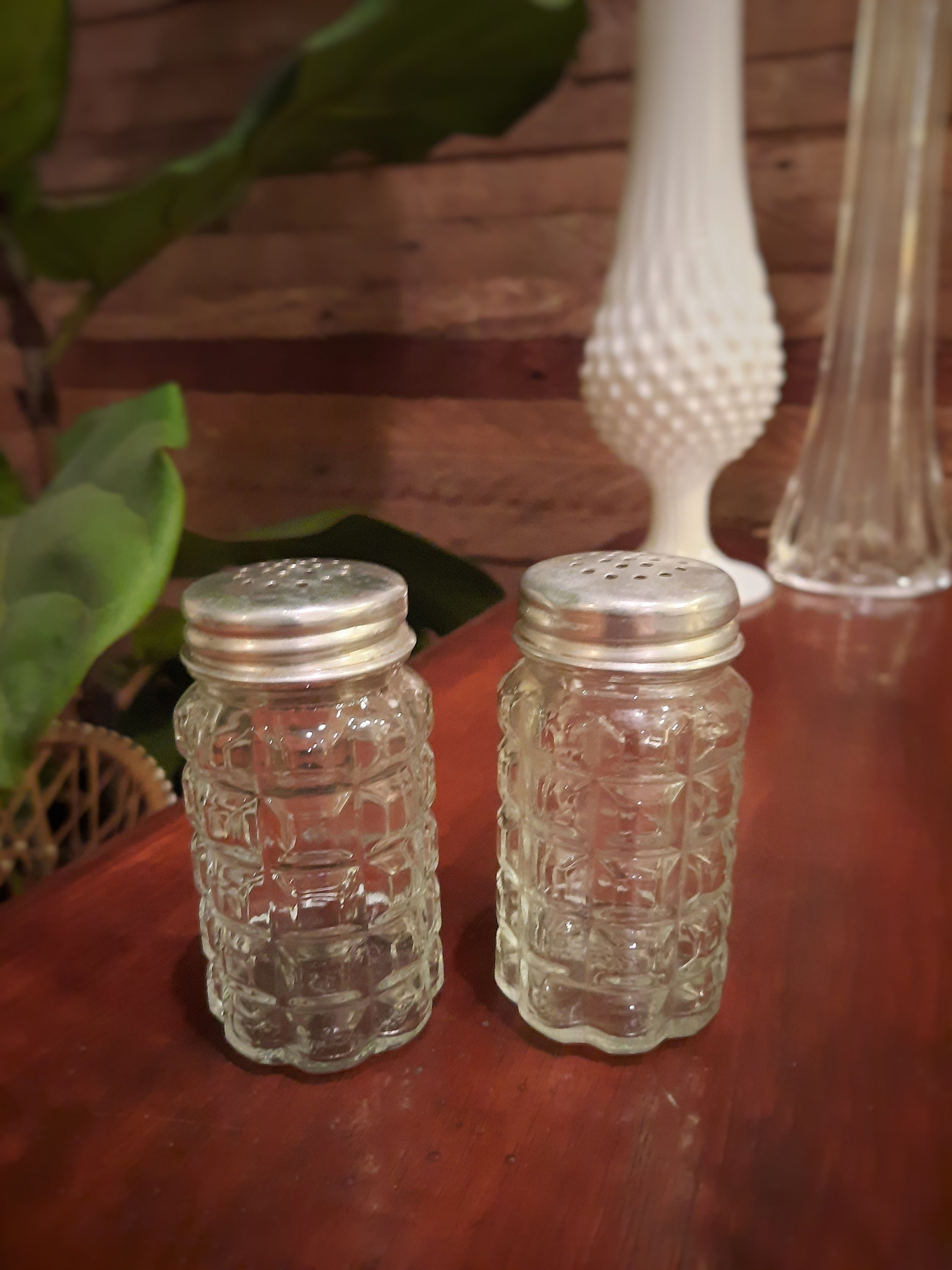 Salt/Pepper Shaker 2 oz. - Anchor Hocking FoodserviceAnchor Hocking  Foodservice