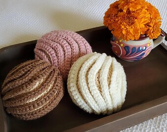 Crochet concha, Handmade crochet concha,  amigurumi concha, Concha Concha Keychain