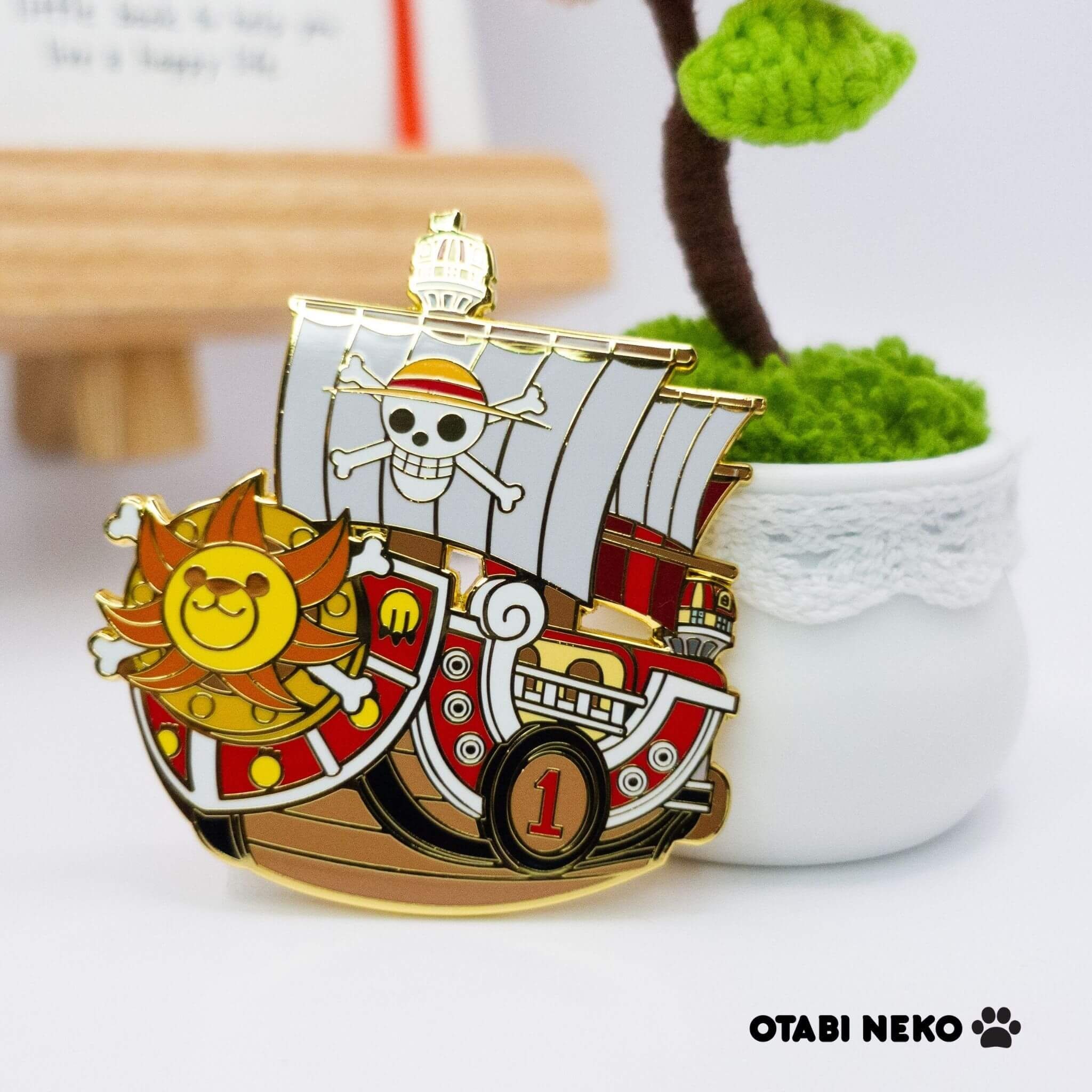 ピンズ・ピンバッジ・缶バッジ Sunny Key Thousand Sunny Enamel Pin, Pirate Anime Pin, Sunny Enamel Pin