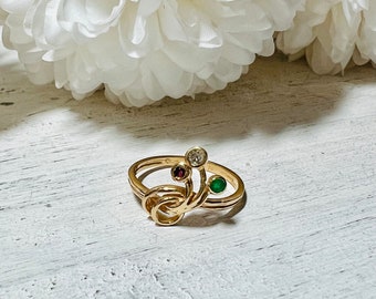 Vintage 18K Emerald, Ruby, Diamond Flower Ring Size 5 1/4