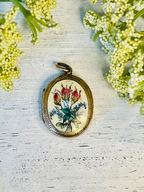 ANTIQUE HAND PAINTED ENAMEL ROSES ON COPPER BROOCH ST… Gem