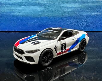 BMW V12 LMR 1999 - Winner - 1:18 - Maisto - Vintage Model Car