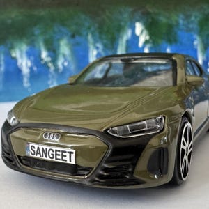 Audi RS e-tron GT 2022 1:43 with Personalized Name Plate Toy Car – Custom Gift for Boy, Girl, Dad, Uncle, Brother, Grandad – New Boxed