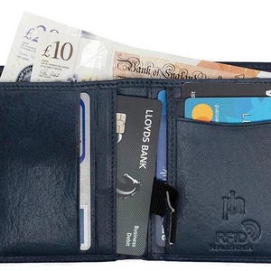 Cartera delgada de cuero RFID para hombre - Estilo Carlton 4180 / Tarjetero premium con compartimento para billetes / En caja de regalo