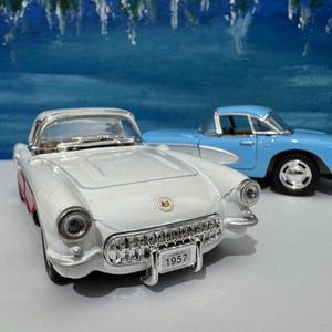 1957 Chevrolet Corvette Diecast Model Car 1:34 – Vintage jaren 50 metalen automodel collectible cadeau voor hem vader opa man grot decor cadeau mouw