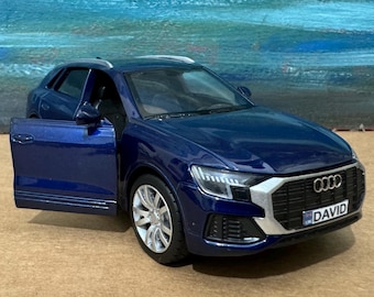 Plaque nominative personnalisée pour modèle réduit de voiture Audi Q8 - Echelle 1:36 - Plaque nominative personnalisée, cadeau de collection