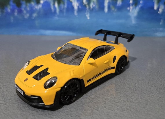 カスタムネーム入りイエローポルシェ911 GT3 RSモデル - ライセンス品 