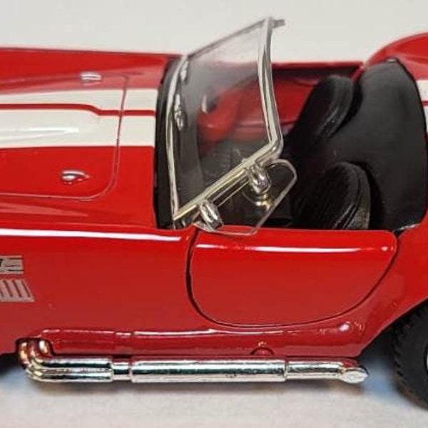 Kingsmart 1965 Shelby Cobra 427 S/C die-cast metal model car 1:32 - pull back operation