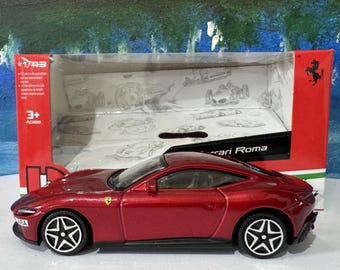 Ferrari Roma 1:43 Diecast – Licencja Bburago, Niestandardowa tabliczka znamionowa, Spersonalizowany prezent dla fanów samochodów, Model kolekcjonerski w pudełku