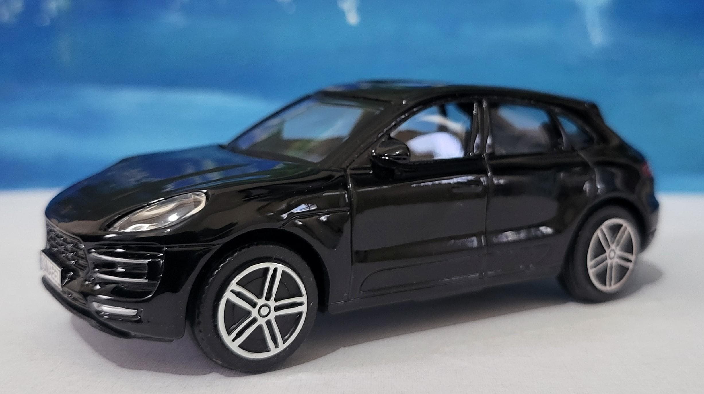 Personalised Plates – Porsche Macan Toy Car – 1:43 Scale Diecast