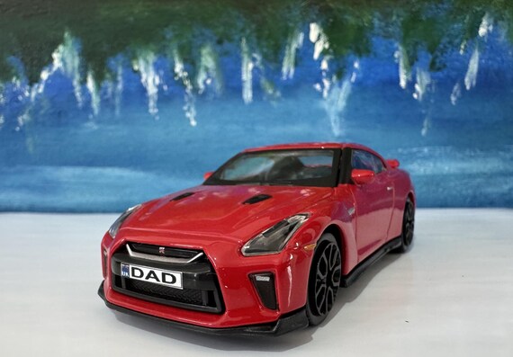 Personalized Name Plate Nissan GT-R 2017 RED 1:43 Diecast Car Gift for Boy Girl Dad Mom Uncle – Boxed Model Collectible Display Boxed Red