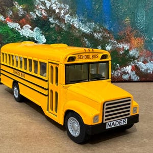School Bus PERSONALIZED PLATES Diecast Model Toy Car boy girl present gift special day husband wife dad birthday gift Sleeve