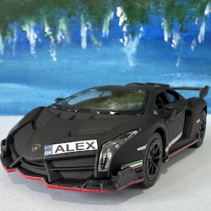 パーソナライズされたネームプレートライセンスランボルギーニヴェネーノおもちゃの車、プルバックアクション1:32スケールモデルギフト、男の子、お父さん、男性向け - ギフトスリーブ付き