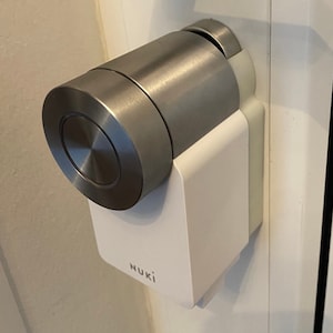 Piastra adattatrice distanziale universale per Nuki Smart Locks 3 e Nuki Smart Locks 4 apertura lunga per rosetta 35 x 75 mm immagine 1