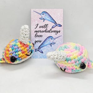 Niedliche Regenbogen Narwal Kuscheltiere, Narwal Schlüsselanhänger, Worry Buddy, Kawaii Schlüsselanhänger, Geschenk zur emotionalen Unterstützung, Narwal Karte, Ich liebe dich Geschenkkarte