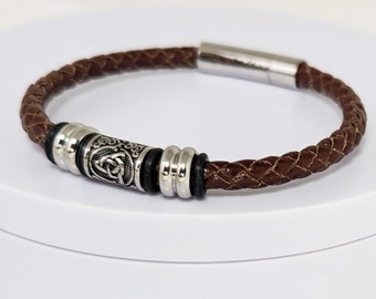 Pulsera de cuero trenzado para hombre, de cuero y acero inoxidable, con cierre magnético negro o plateado.