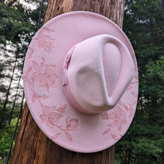 Magnolia Hat, Hand Burned Flower Cowboy Hat, Wide Brim Felt Fedora, Floral Western Wear, Boho Western Clothes, Southern Girl Gift Ideas