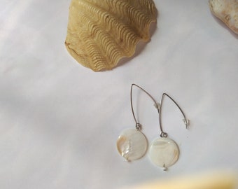 Boucles d'oreilles en acier et nacre naturelle idée cadeau pour elle cadeau anniversaire