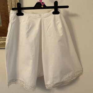 Pretty Antique French Pure White Cotton Bloomers Panties Deep Lace Hem And Tie Ribbon for Adjustable waist Closed Crotch Z2