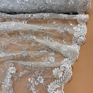 Silber Florale Spitzenstoff Meterware Stickerei geschnürte Spitze mit Pailletten, nicht dehnbare Brautspitze für Hochzeitskleider, Schleier, Abendkleider