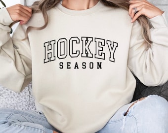 Sudadera de temporada de hockey, sudadera de mamá de hockey, suéter retro de cuello redondo de hockey, atuendo para la pista de patinaje, ropa para el día del juego, regalo para mamá de hockey