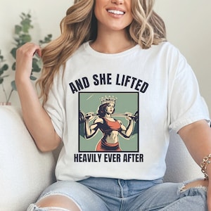 Women&#39;s Pump Cover Gym Shirt, Muscle Mommy T-Shirt, Funny Workout Shirt, Oversized Weightlifting Shirt, Gym Girl Tee, Gift for Gym Lover,