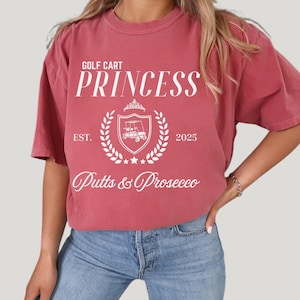 Comfort Colors ゴルフカート プリンセス Tシャツ、面白いゴルフシャツ、レディースゴルフアパレル、ゴルフ妻の服装、彼女へのギフト