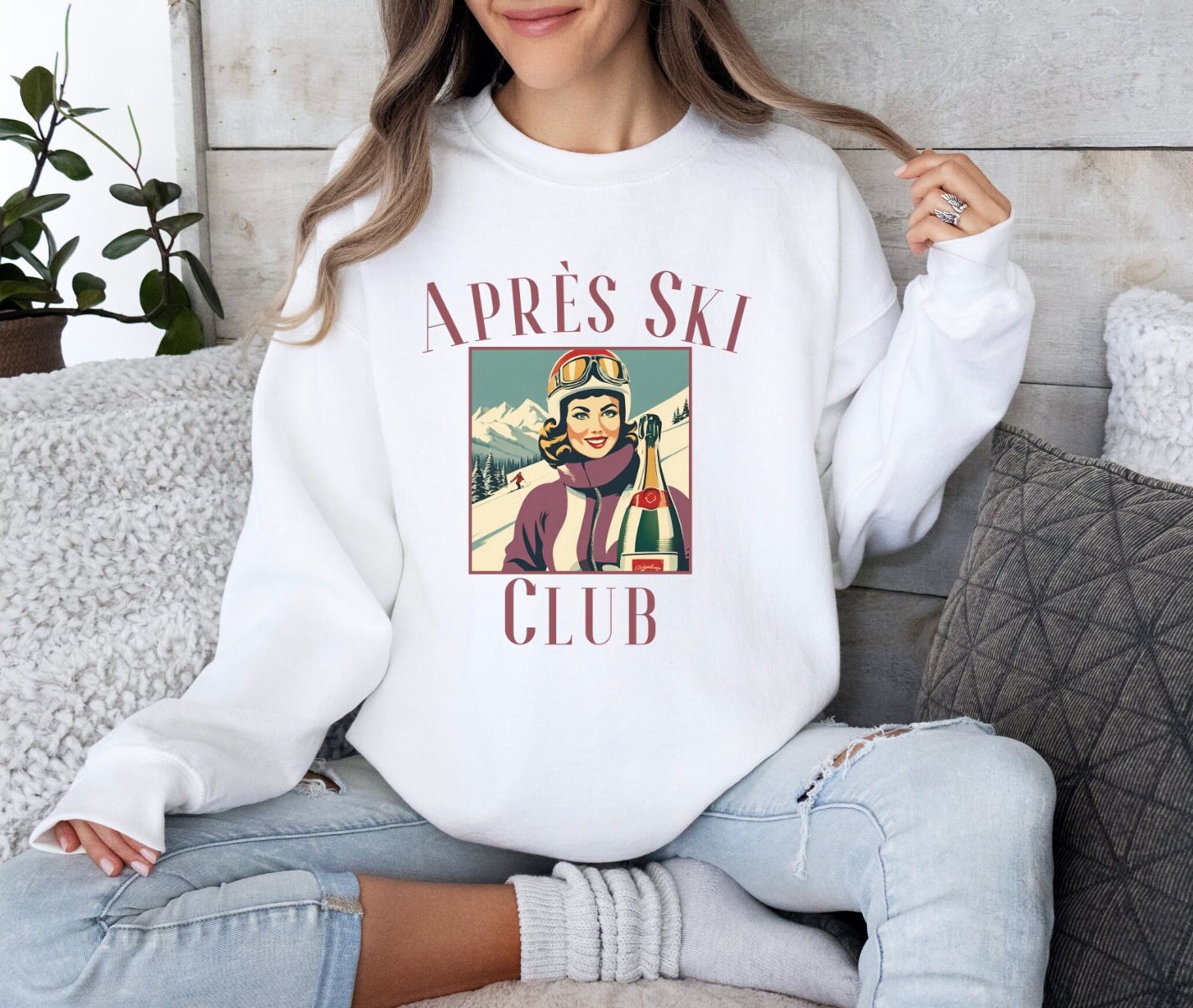 Apres Ski Club Sweatshirt, Skiing Crewneck, Apres Ski Sweater, Vintage Winter Sports Sweatshirt, Ski Trip Crewneck, Vintage Ski Pullover