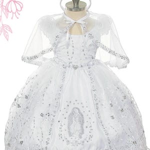 Vestido de bautismo con capa bordada de la Virgen María blanca para niñas con tocado a juego