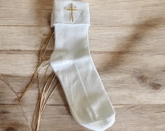 Chaussettes de baptême pour garçons : nylon blanc ou ivoire avec croix