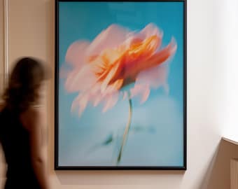 Wydruk artystyczny „Koral Bloom”: fotografia kwiatów z miękką ostrością (pobranie cyfrowe)