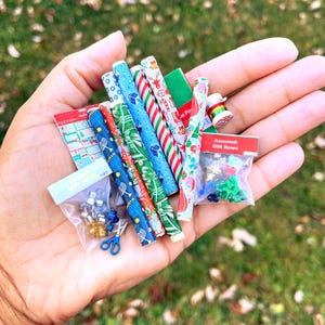 Miniature Holiday Gift-Wrap Set