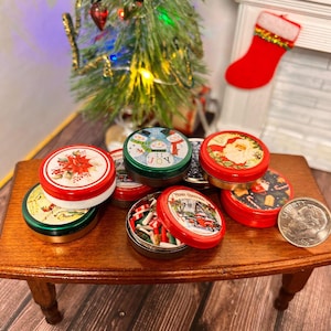 Latas de galletas navideñas en miniatura