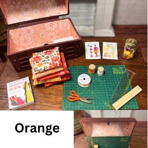 Baúl de costura en miniatura para casa de muñecas Naranja