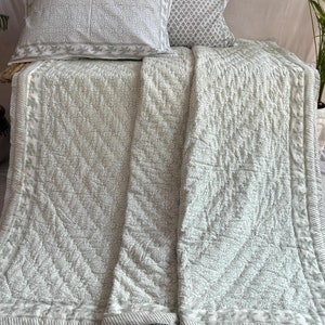 Hand Block Printed Quilt, Reversible Floral Cotton Bedspreads Comforter, Jaipuri Razai, Queen Size Quilted Bed Cover, Bohemian Bedding Décor