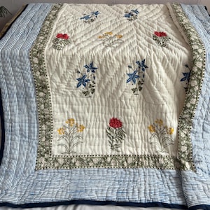 Handmade Jaipuri Floral Quilt: Reversible Cotton Queen Bedspread
